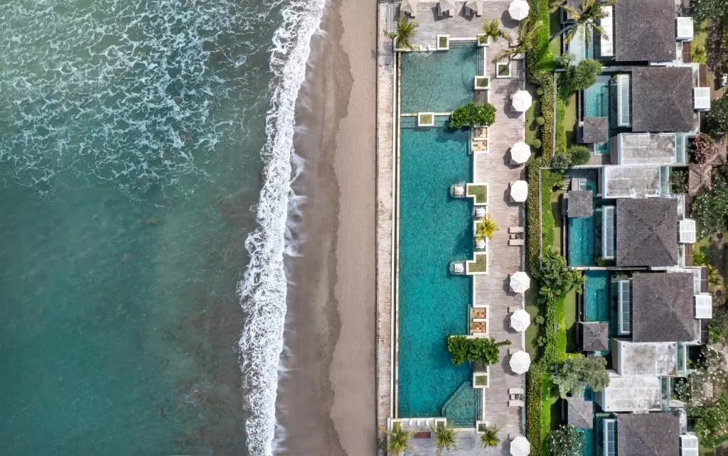 سمینیاک بیچ استخر